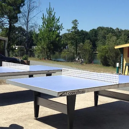 Camping Spacieux Mobil-home 3 Avec Terrasse - Api-1-52-790 Saint-Sornin (Charente-Maritime)