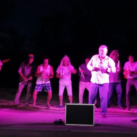 Camping Spacieux Mobil-home 3 Avec Terrasse - Api-1-52-790