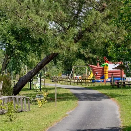 Spacieux Mobil-home 3 Avec Terrasse - Api-1-52-790
