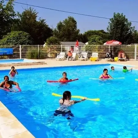 Spacieux Mobil-home 3 Avec Terrasse - Api-1-52-790 *