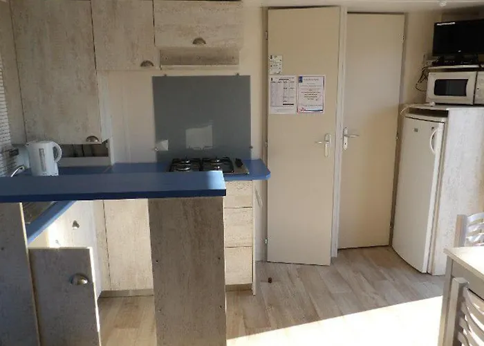 Spacieux Mobil-home 3 Avec Terrasse - Api-1-52-790 Saint-Sornin (Charente-Maritime)