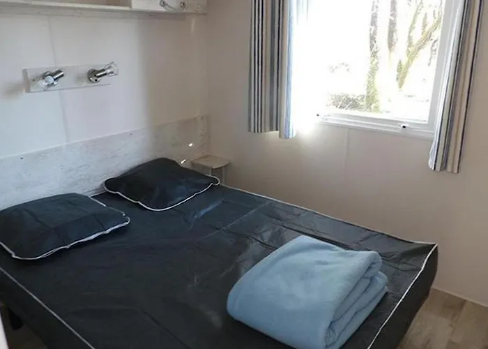 Spacieux Mobil-home 3 Avec Terrasse - Api-1-52-790 Saint-Sornin (Charente-Maritime)