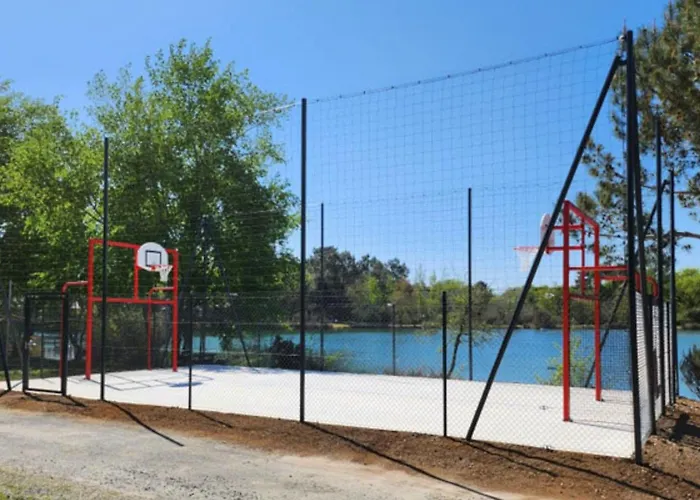 Camping Spacieux Mobil-home 3 Avec Terrasse - Api-1-52-790 Saint-Sornin (Charente-Maritime)