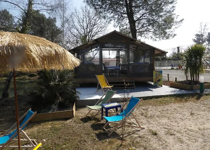 Camping Spacieux Mobil-home 3 Avec Terrasse - Api-1-52-790
