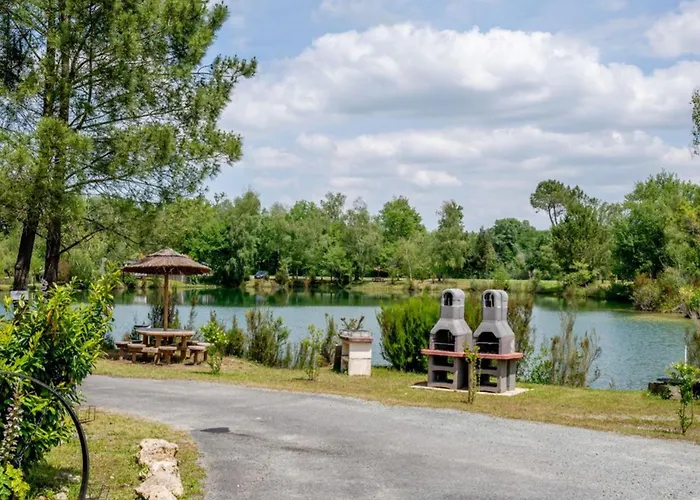 Spacieux Mobil-home 3 Avec Terrasse - Api-1-52-790 *