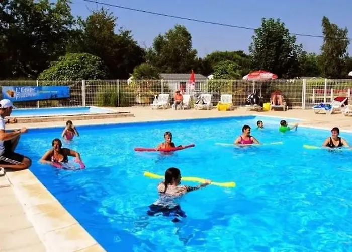 Camping Spacieux Mobil-home 3 Avec Terrasse - Api-1-52-790 *